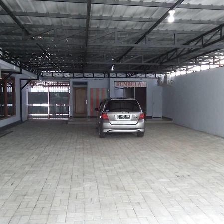Rembulan Guest House Jombang Eksteriør billede